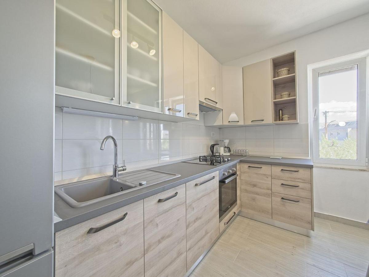 Apartman Nikica พอสติรา ภายนอก รูปภาพ