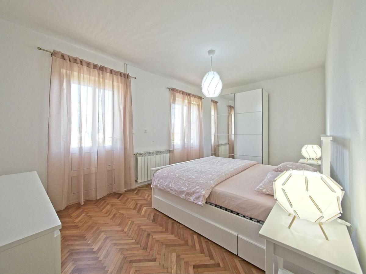 Apartman Nikica พอสติรา ภายนอก รูปภาพ